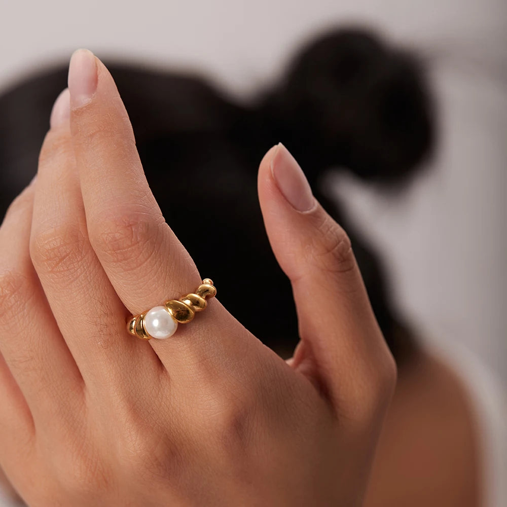 Ivy Ring - Freshwater Pearl