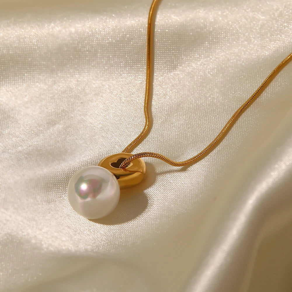 Hannah Necklace - Freshwater Pearl