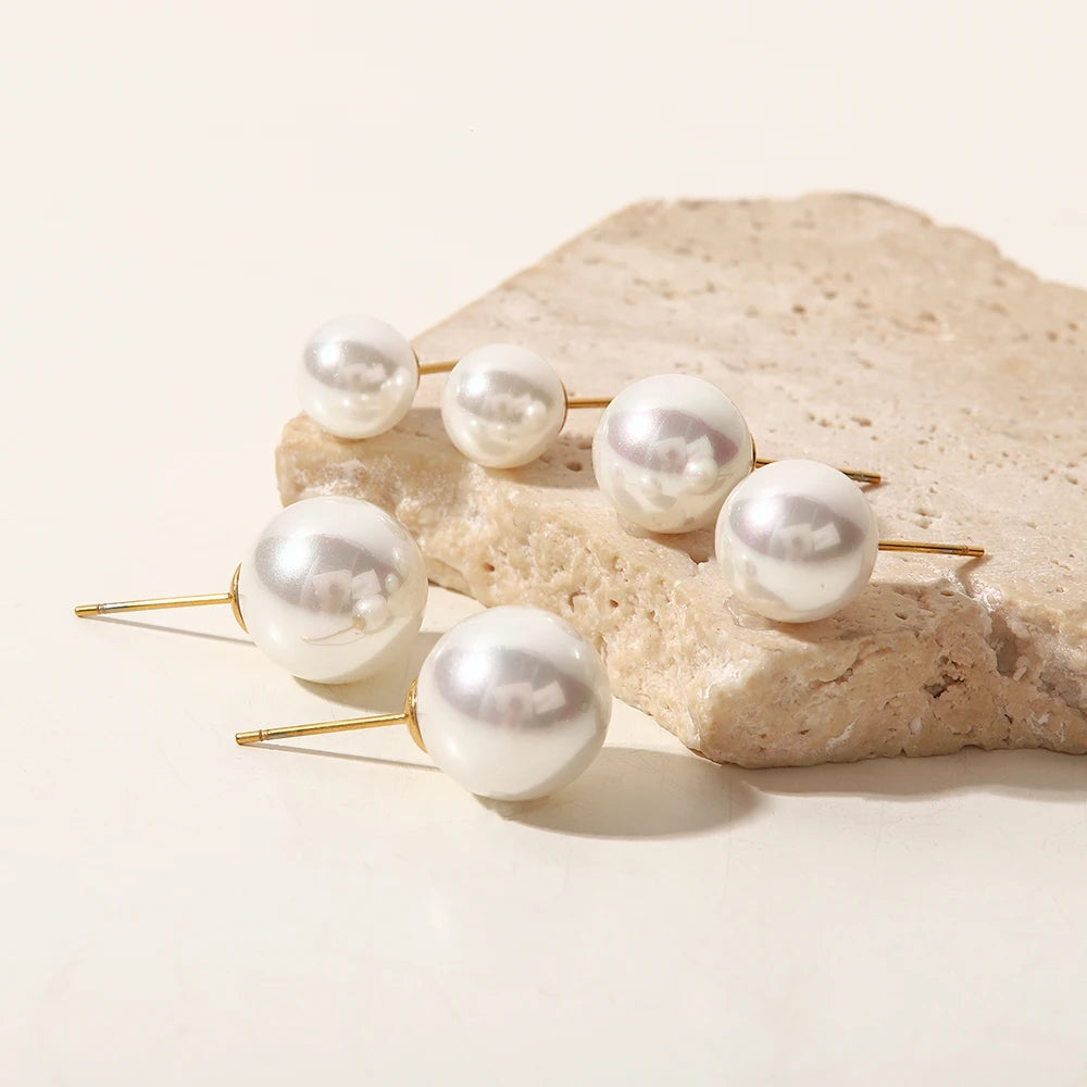 Joann Earrings - Classic freshwater Pearls