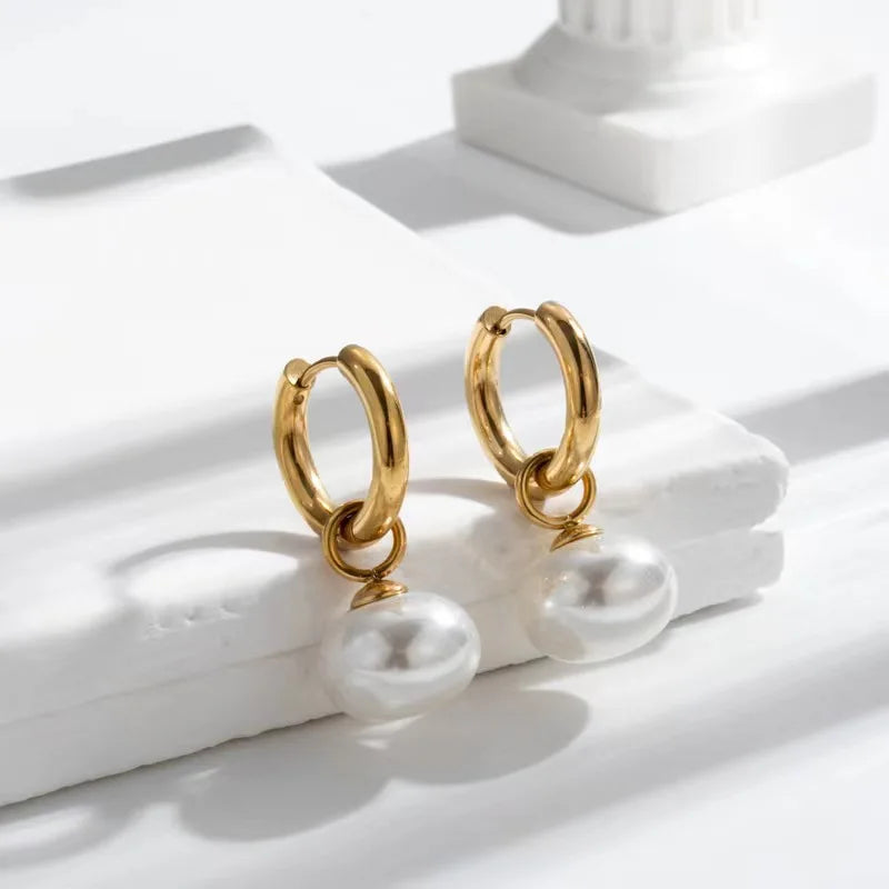 Amaya Earrings - Freshwater Pearls