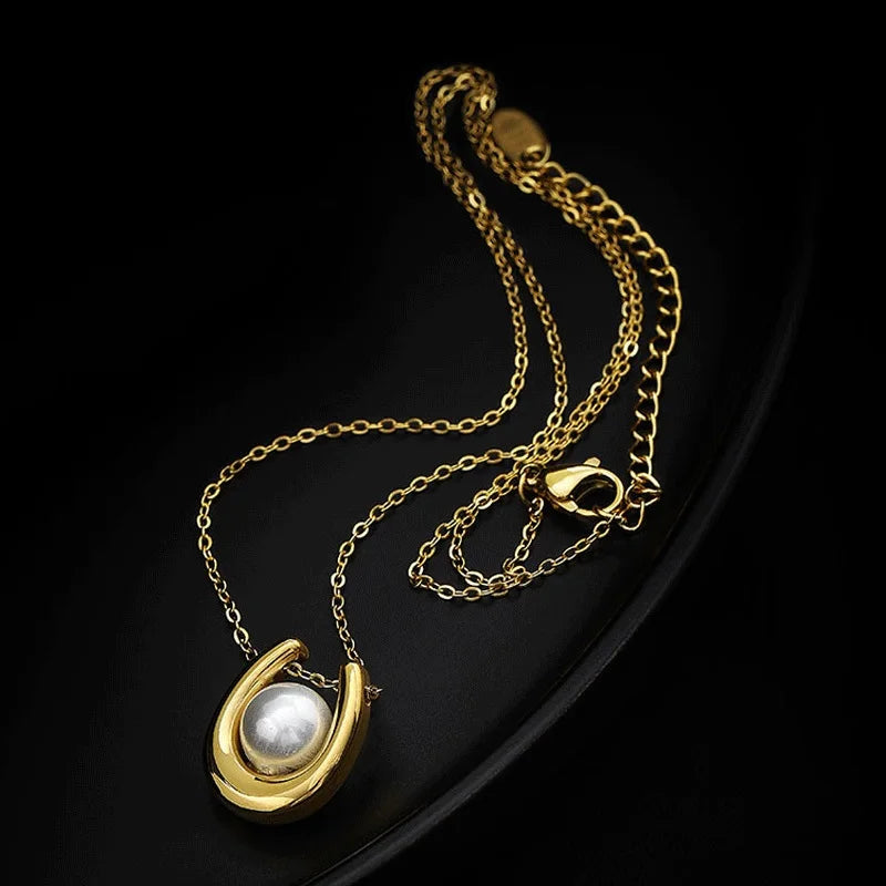 Ada Necklace - Freshwater Pearl